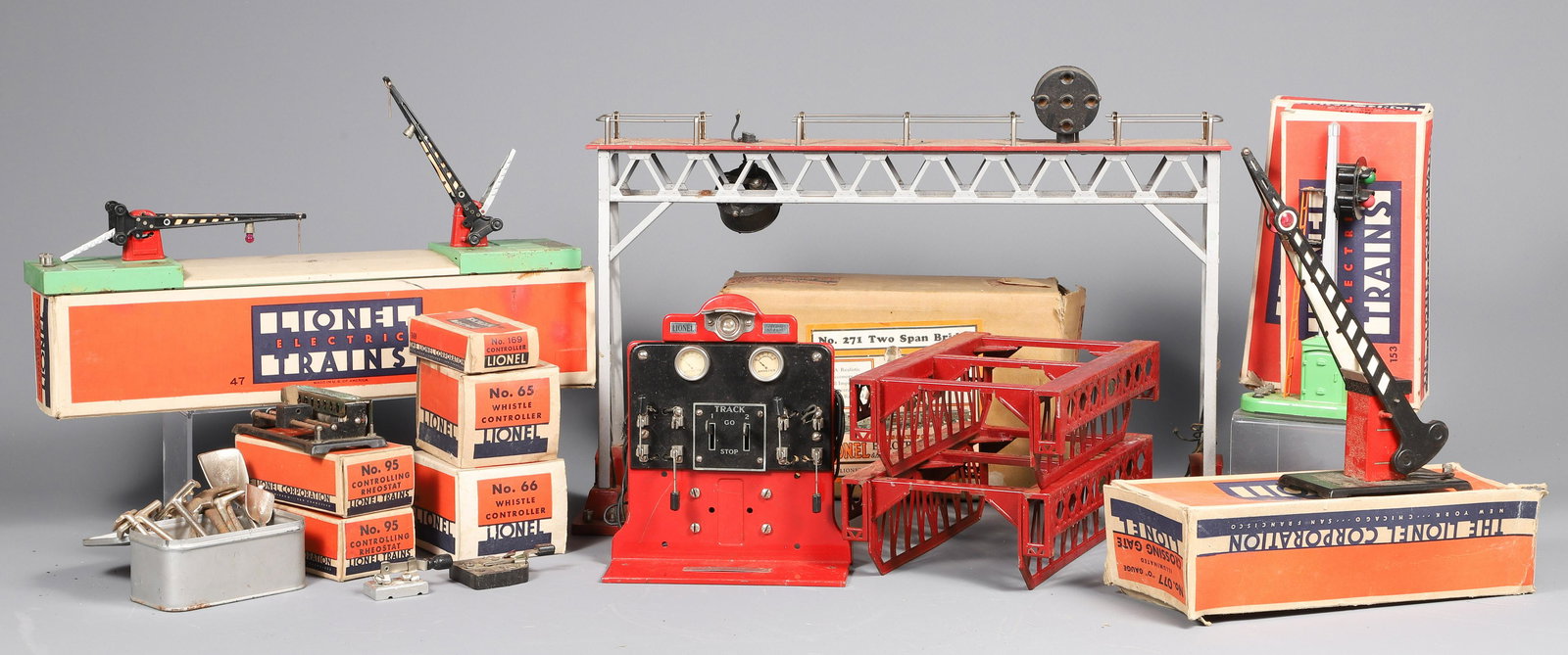 Lionel Bridges, Crossing Gates & Controllers (1 of 7)