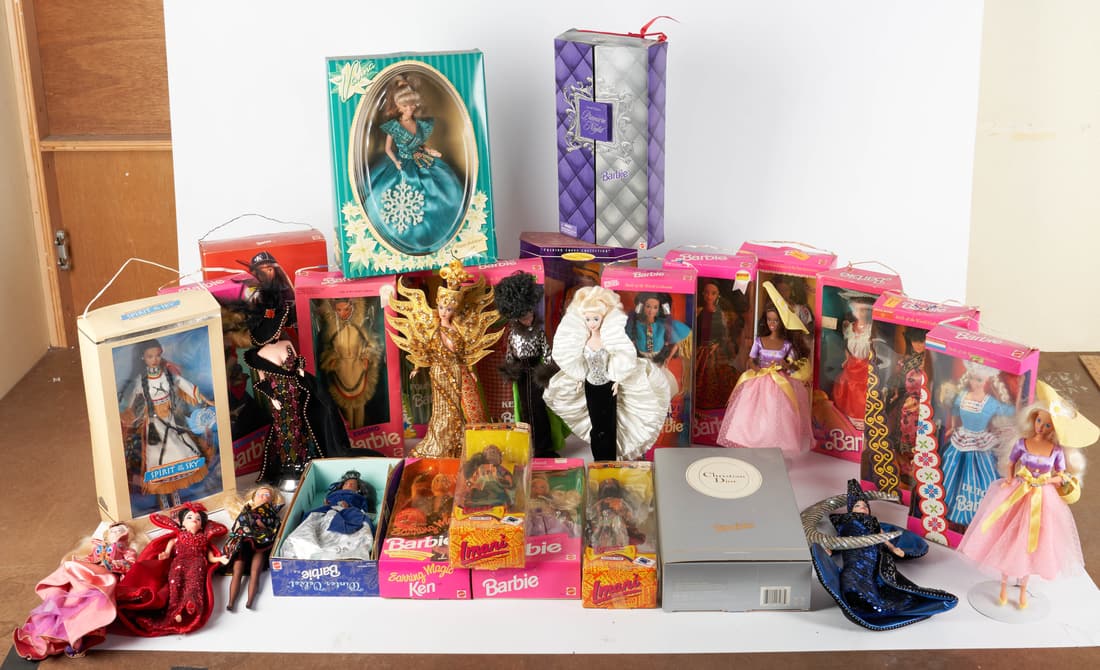 A Large Group of Vintage Barbies (1 of 1)