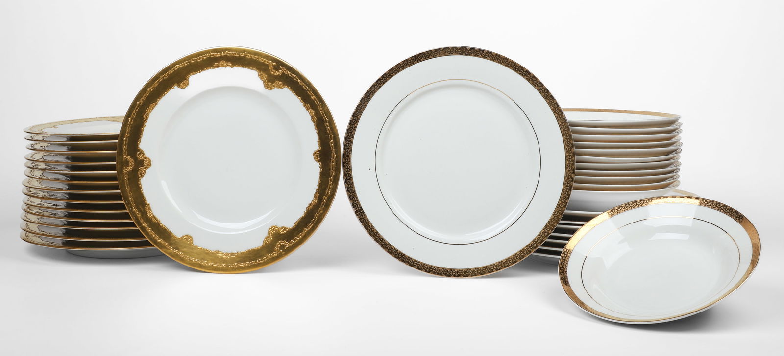 (34) Pcs Gold Rim Porcelain Dinnerware (1 of 2)