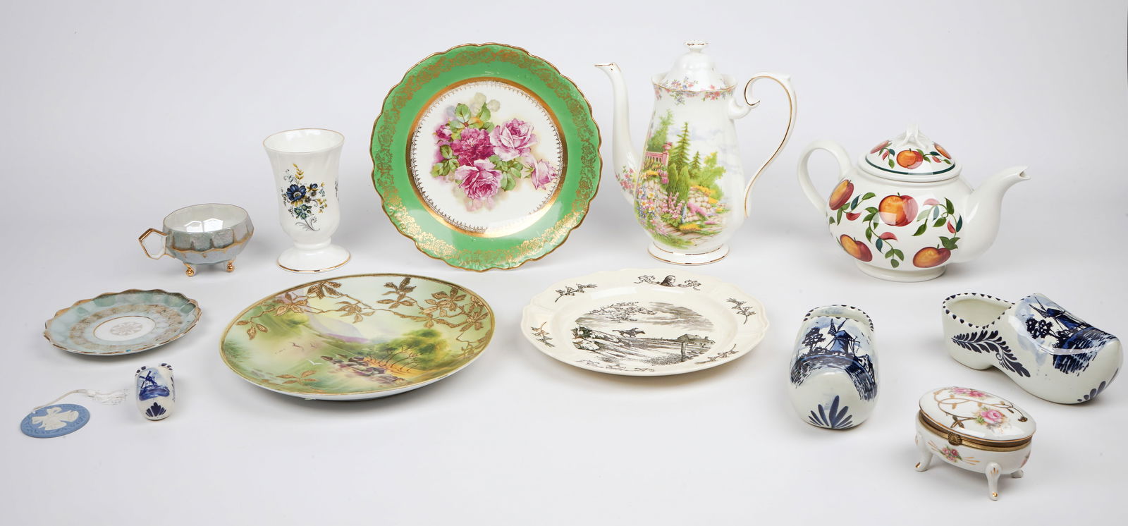 Lot of Porcelain Items (1 of 3)