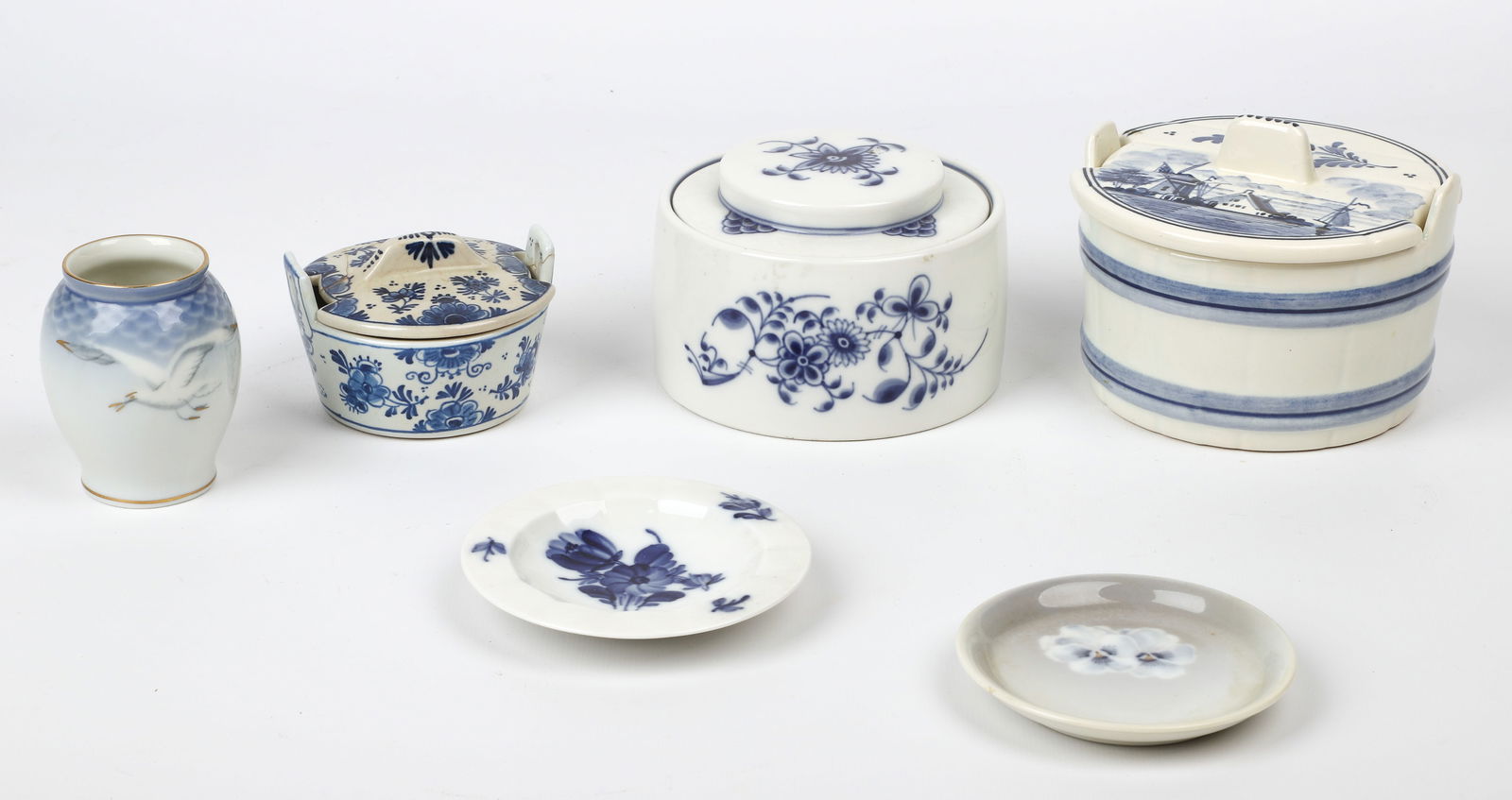 (6) Pcs Blue & White Porcelain (1 of 4)
