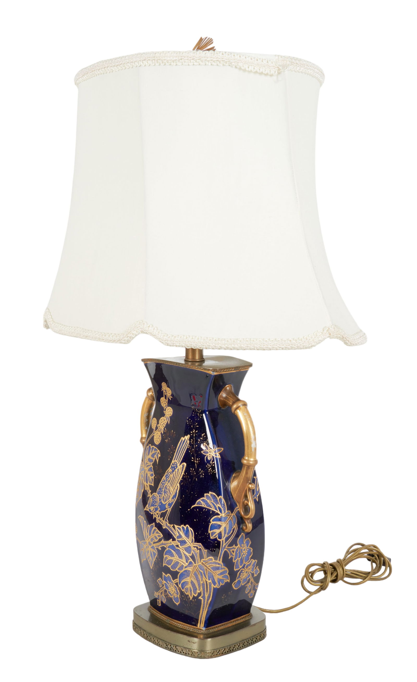 Porcelain Vase Table Lamp (1 of 4)
