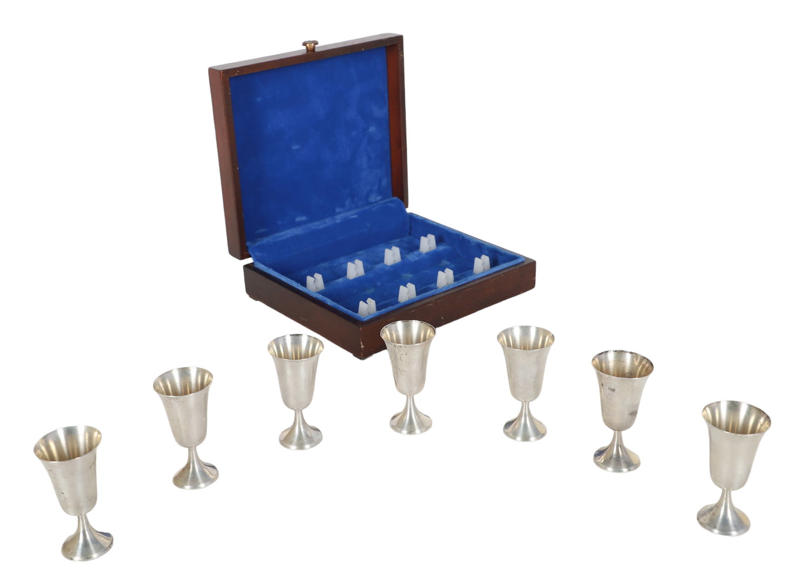 (7) Manchester Sterling Cordial Cups, 4.555 TO (1 of 4)