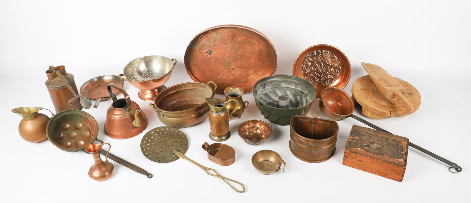 Lot of Vintage Copper, Brass & Wood Items (1 of 5)