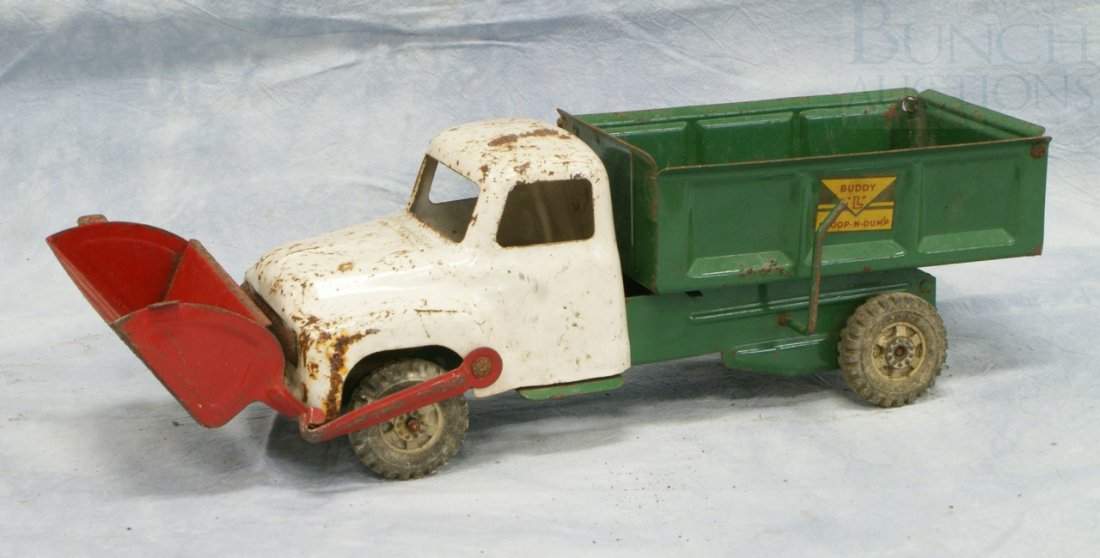 Buddy L pressed steel Scoop-N-Dump truck, minor p: Buddy L pressed steel Scoop-N-Dump truck, minor paint loss & rust, 18" long