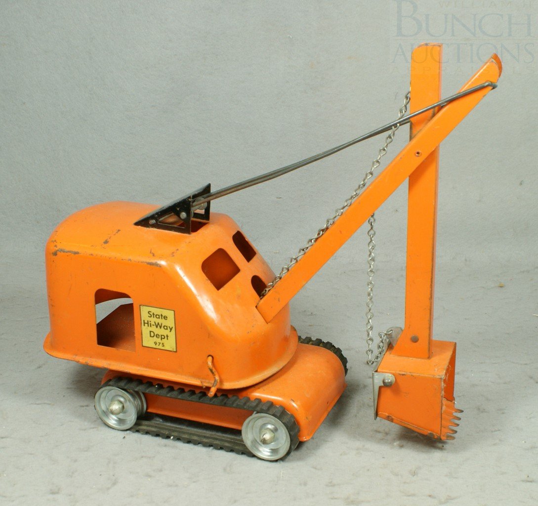 Tonka Pressed Steel State Hi-Way Dept 975 Steam: Tonka Pressed Steel State Hi-Way Dept 975 Steam Shovel , 14" across, minor paint loss