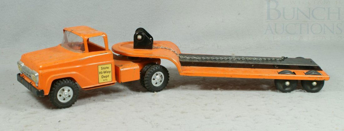 Tonka Pressed Steel State Hi-Way Dept 975 Low Bo: Tonka Pressed Steel State Hi-Way Dept 975 Low Boy Tractor Trailer, missing 2 back wheels, 26-1/2" across, minor paint loss
