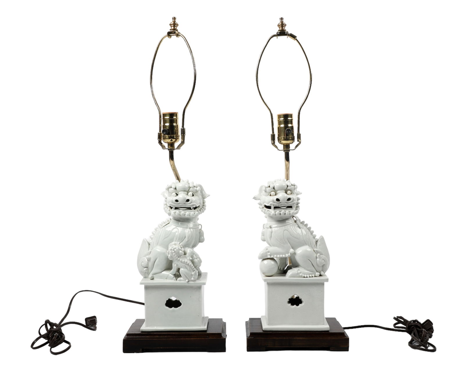 Pair of Chinese Foo Dog Figural Table Lamps (1 of 3)