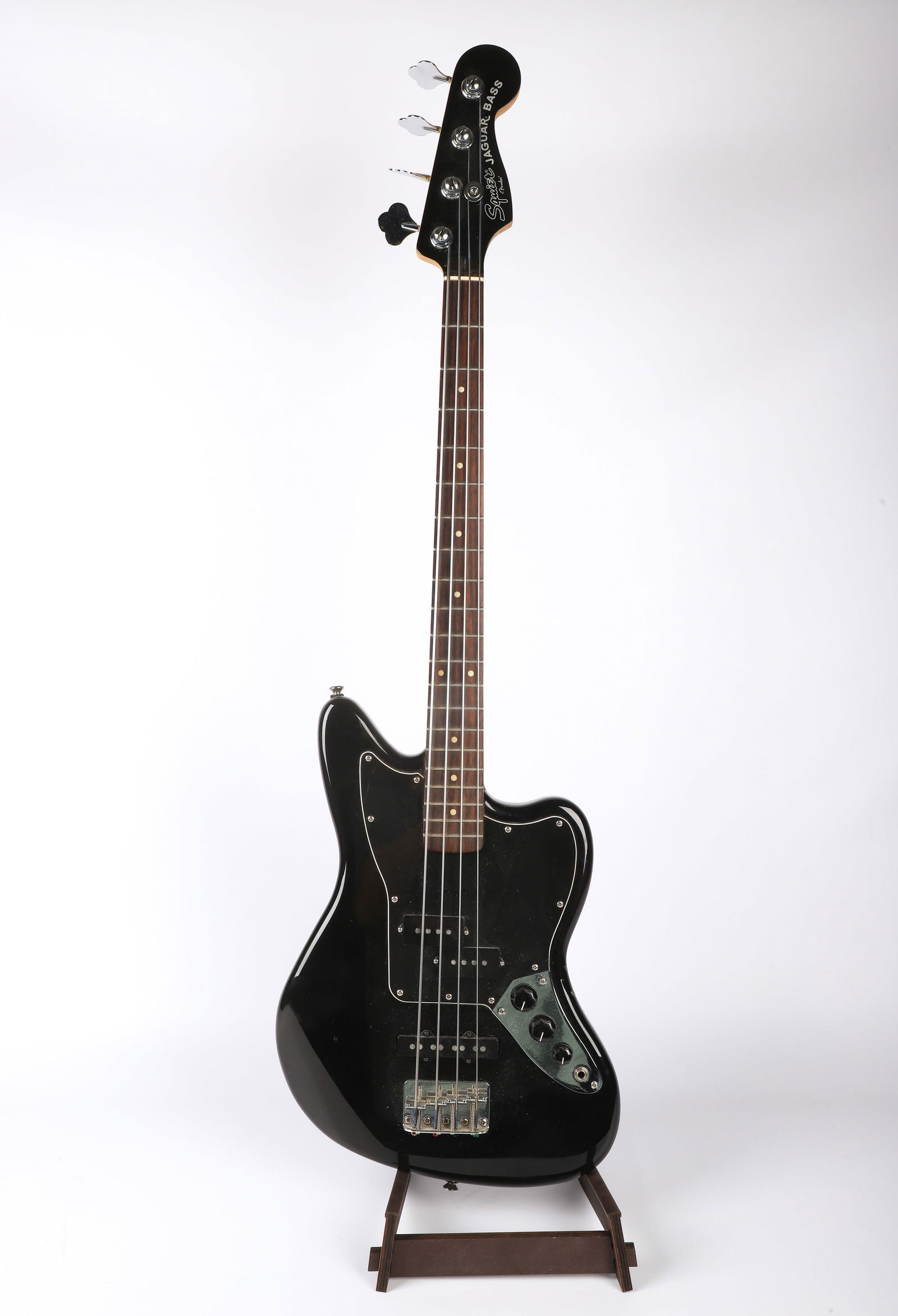 Fender Squire Jaguar Bass 3/4 scale modified (1 of 7)