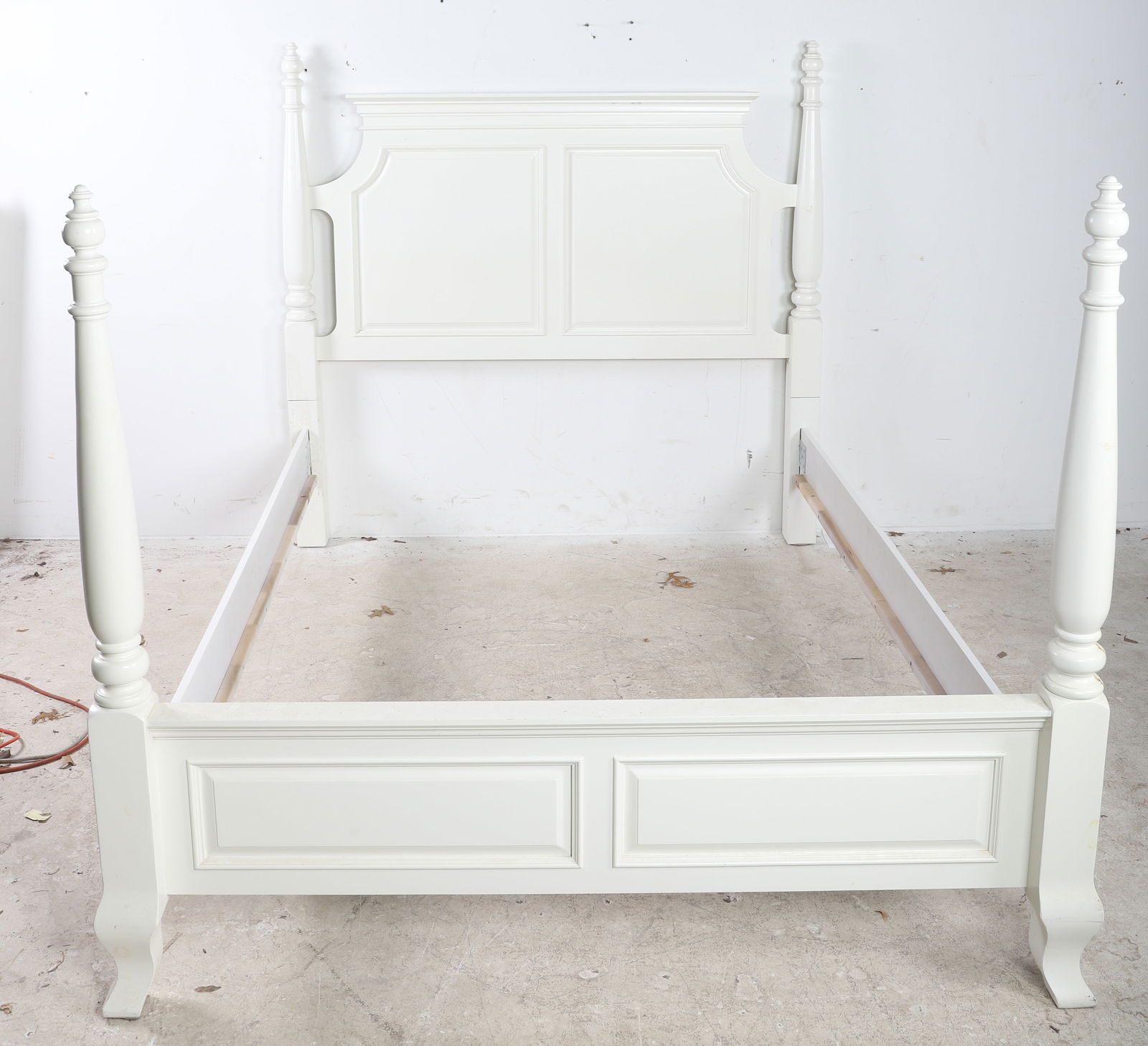 Contemporary cream painted 4 poster Queen size bed: Contemporary cream painted 4 poster Queen size bed, turned posts, 65"h x 63"w, crack in headboard, crack in post of footboard