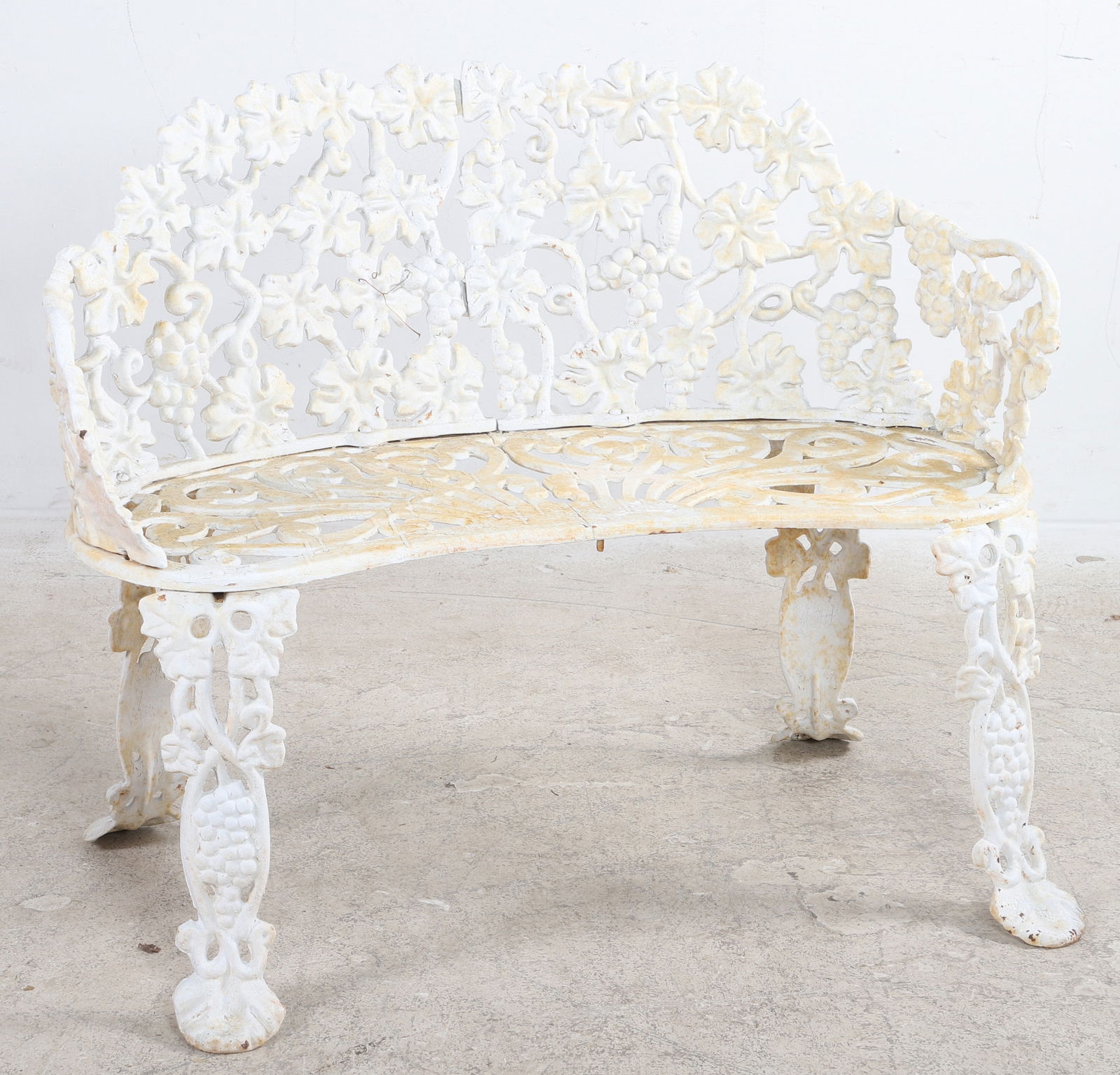 Victorian painted pierced iron garden bench (1 of 2)