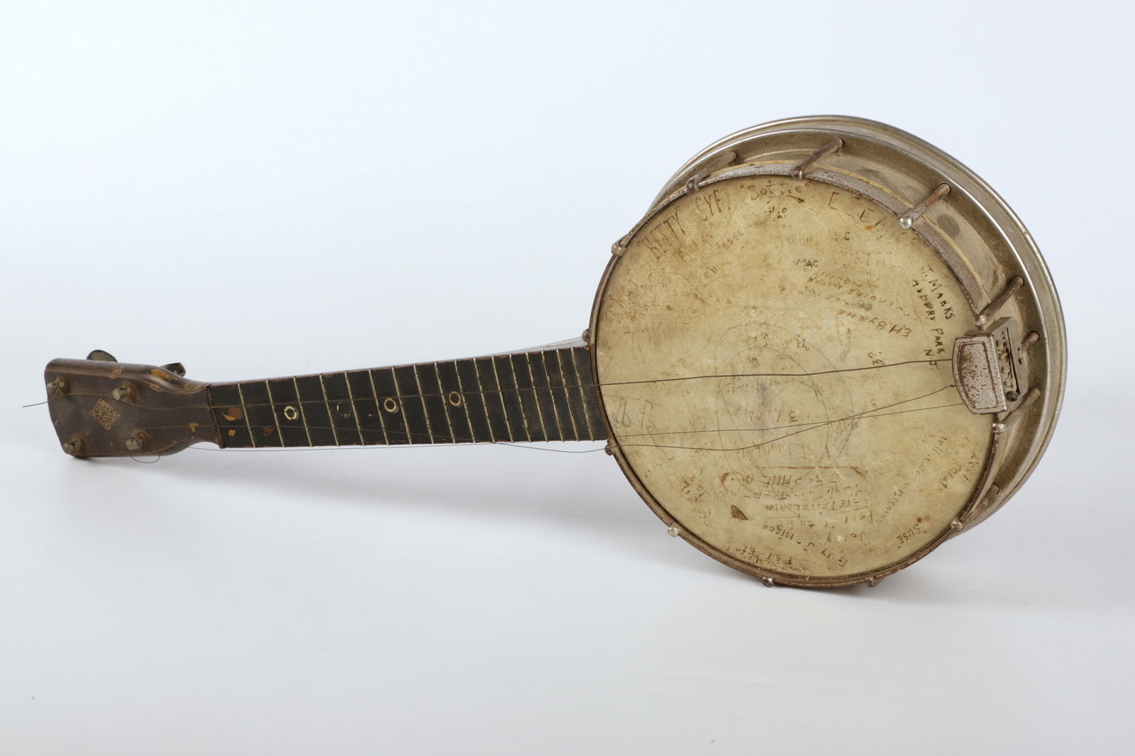 Banjo Ukulele (1 of 7)