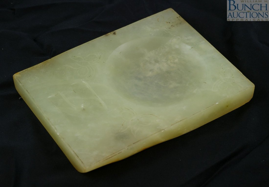 Chinese carved serpentine ink stone measuring ap: Chinese carved serpentine ink stone measuring approximately 5" by 4"