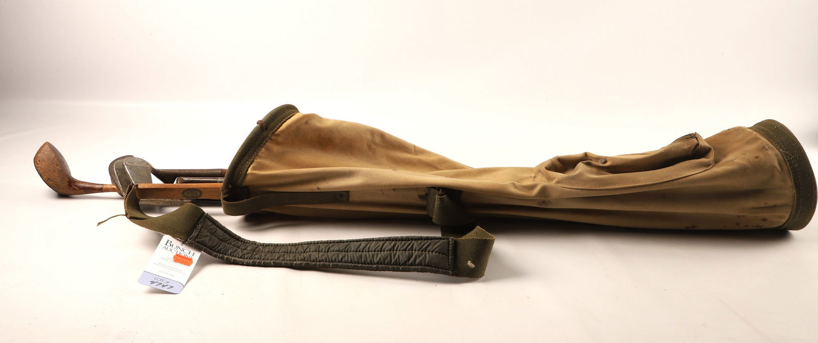 Vintage Golf Bag with (8) Wood Shaft Clubs (1 of 2)