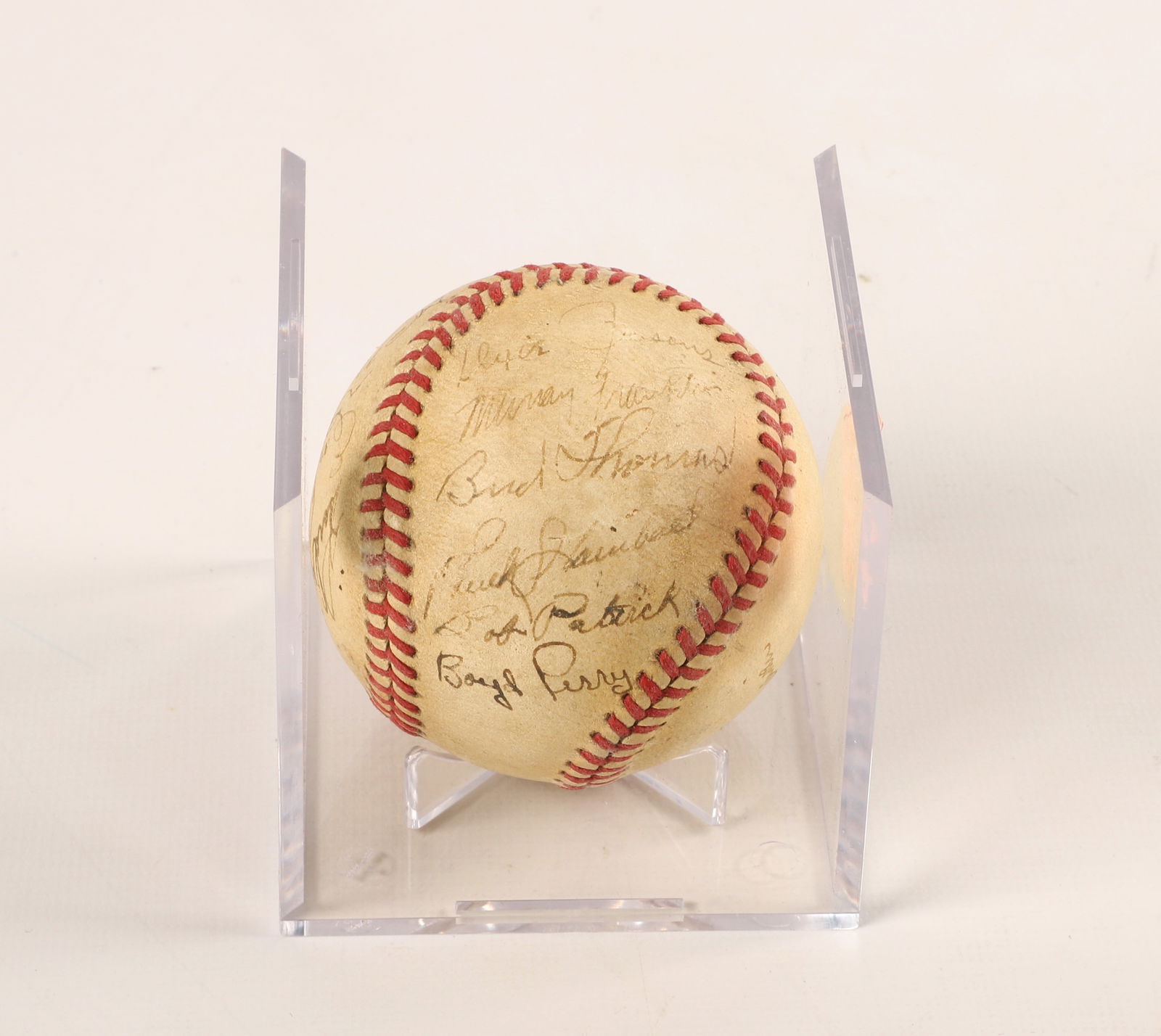 1941 Detroit Tigers 17 signature ball - Greenberg (1 of 5)