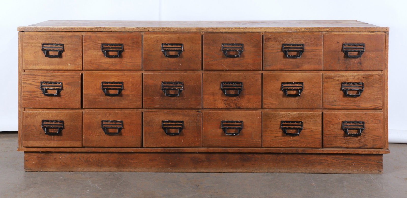 Large eighteen drawer oak store cabinet (1 of 13)