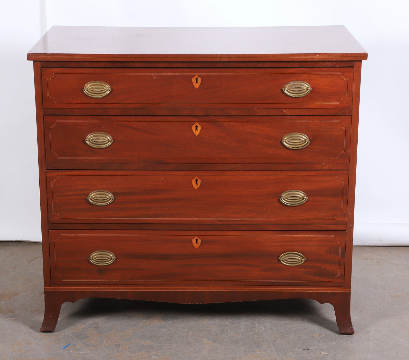 Hepplewhite style bachelor's chest (1 of 6)