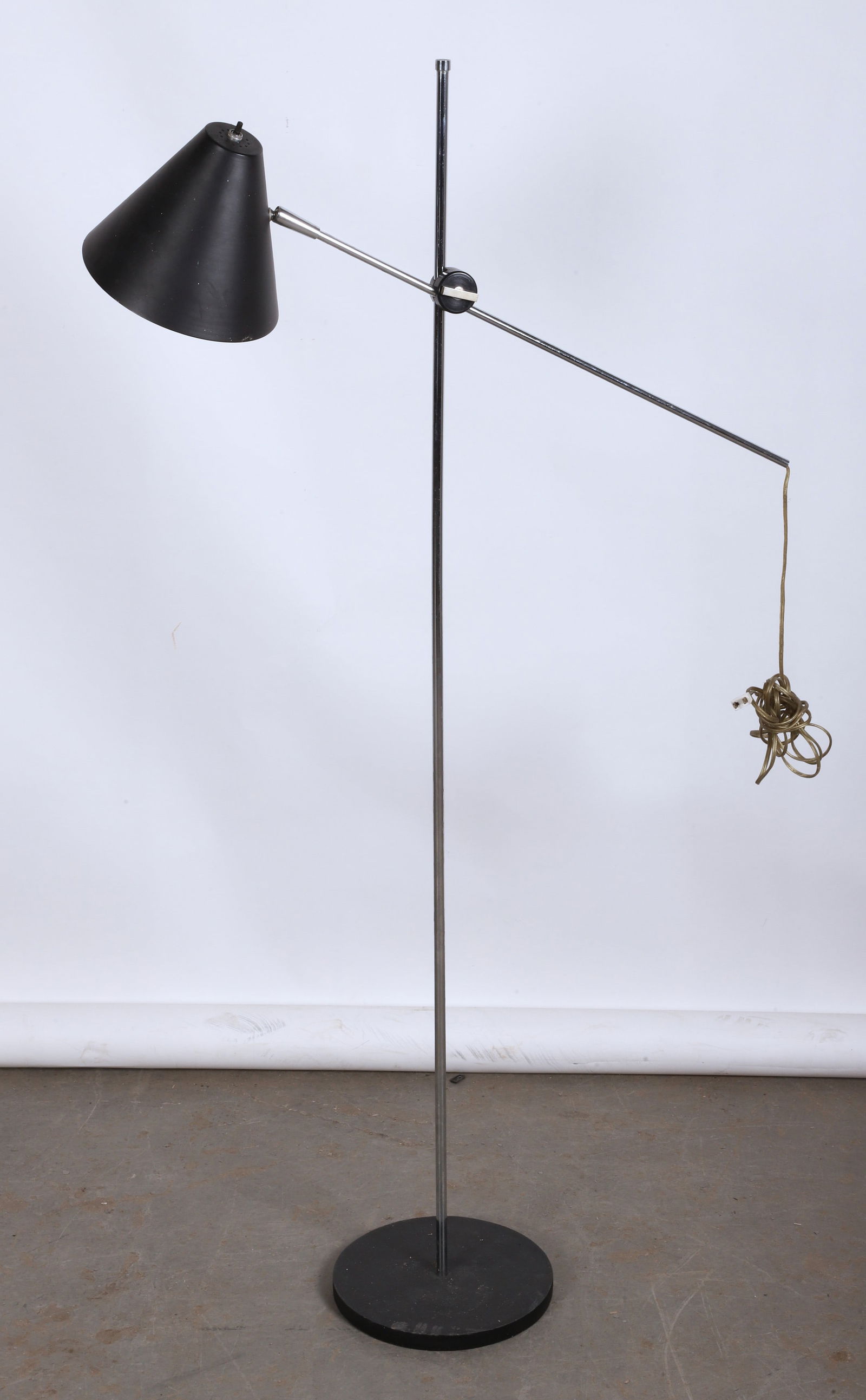 Italian mcm adjustable floor lamp (1 of 3)