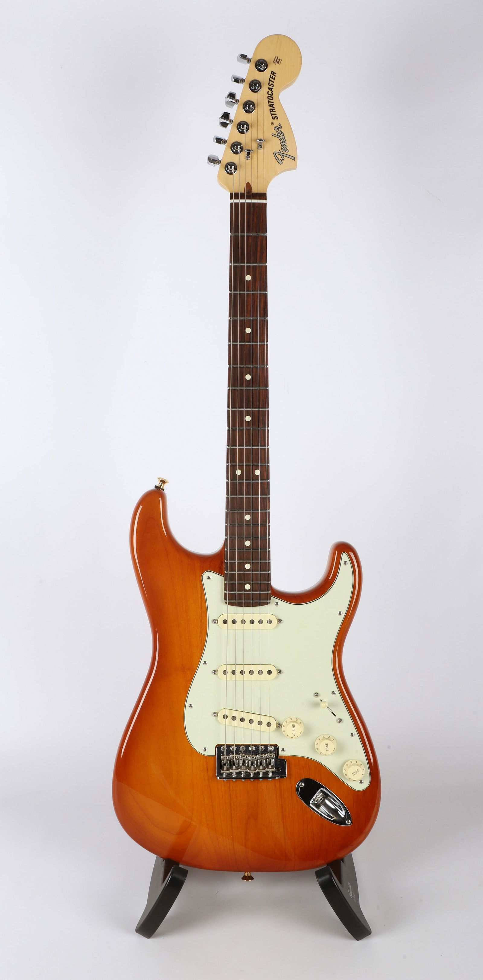 2019 Fender American Performer Stratocaster (1 of 7)