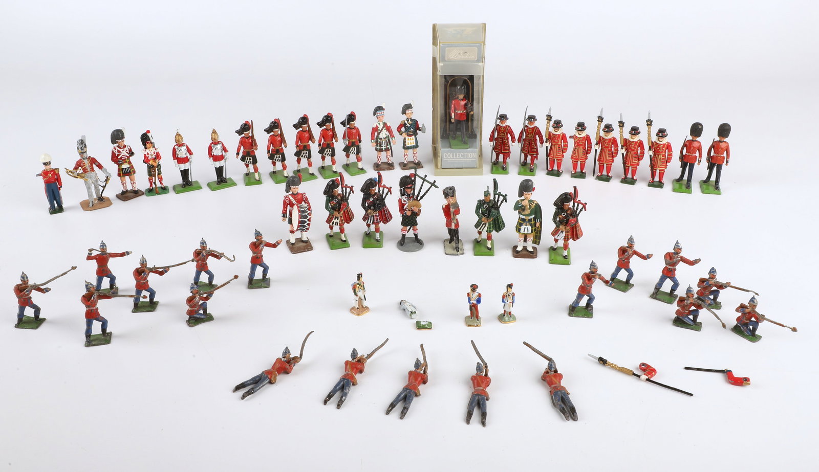 (49) British & Scottish lead soldiers (1 of 8)
