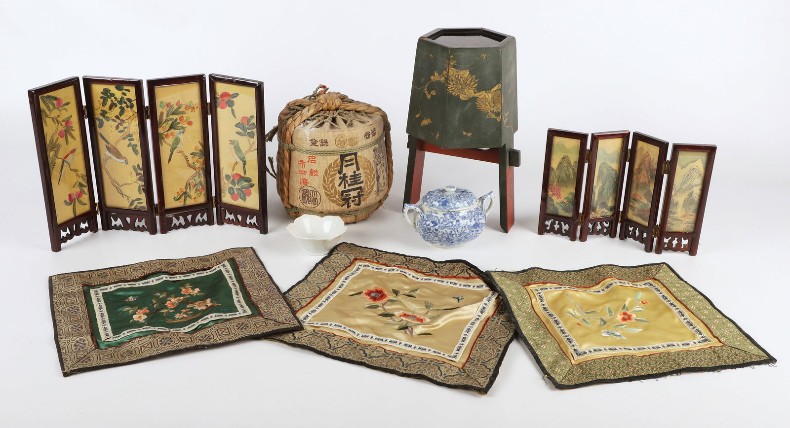 Lot of Asian items (1 of 8)