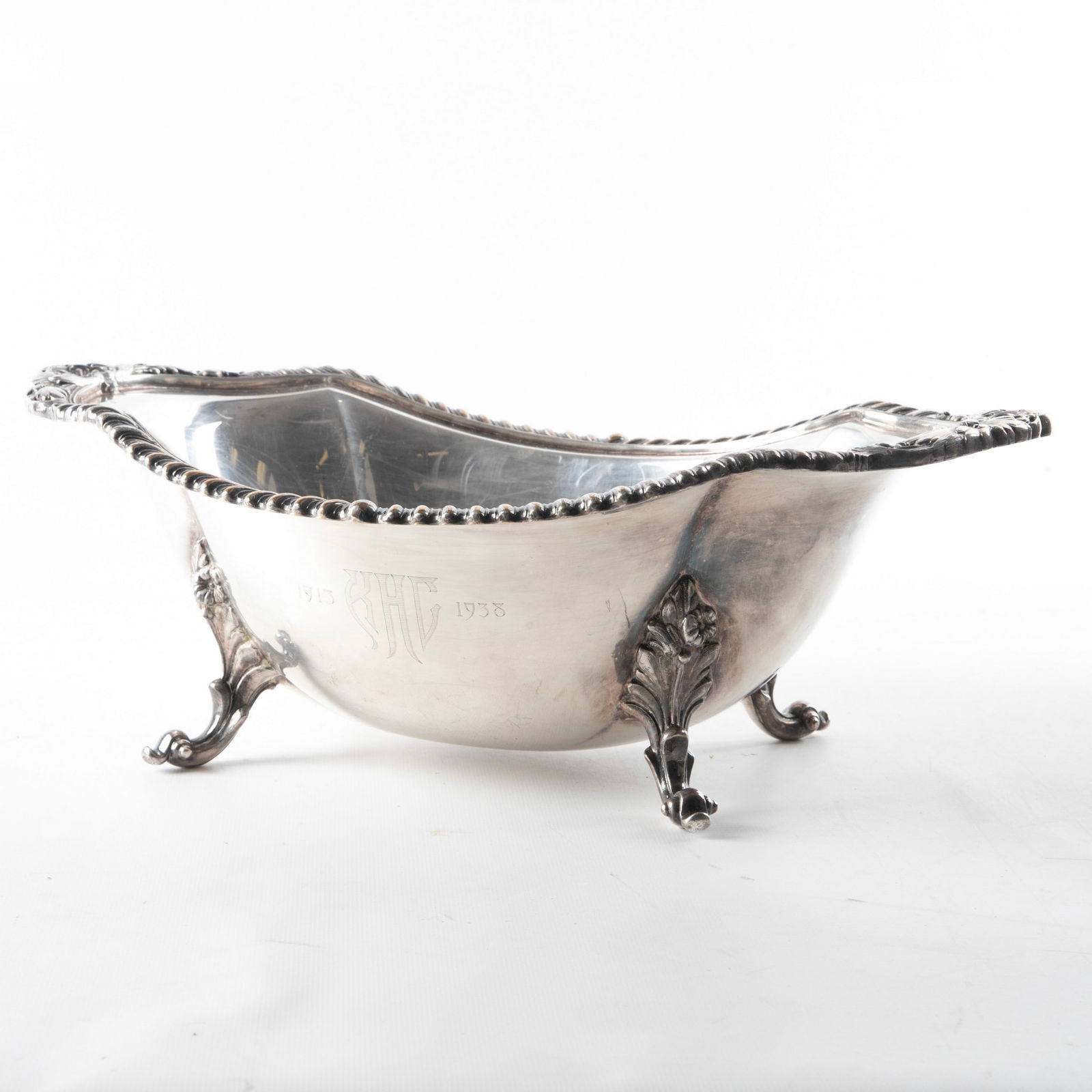 Reed & Barton silver plate footed bowl (1 of 4)