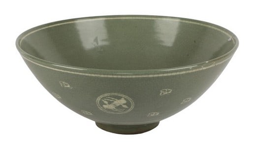 Korean pottery bowl (1 of 6)