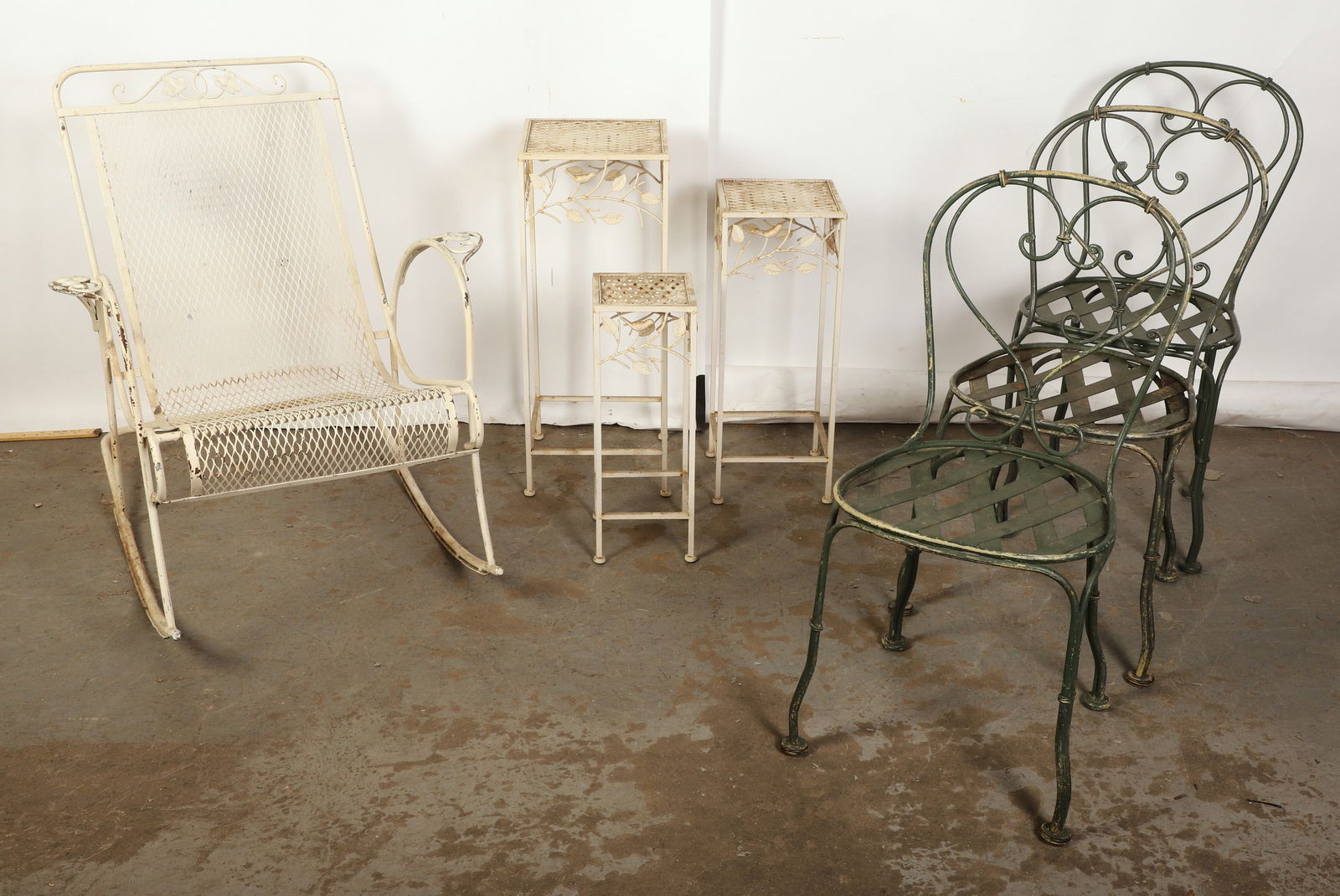 Lot of Salterini style Patio Furniture (1 of 5)