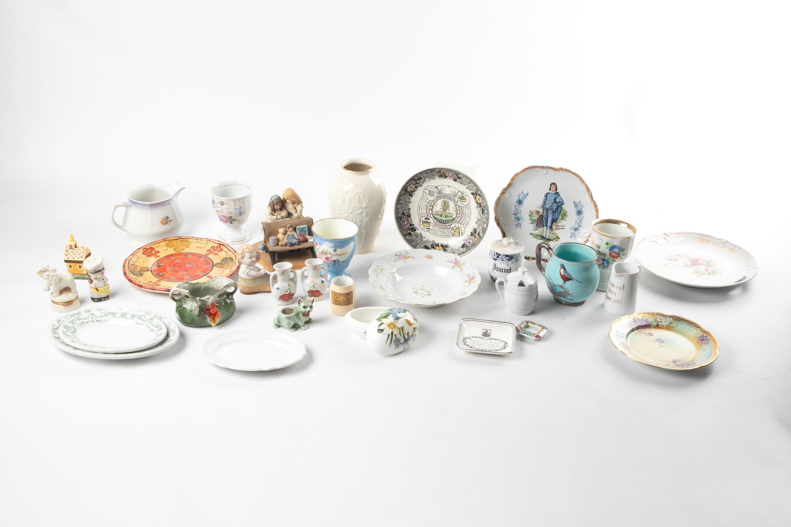 Lot of porcelain items (1 of 6)