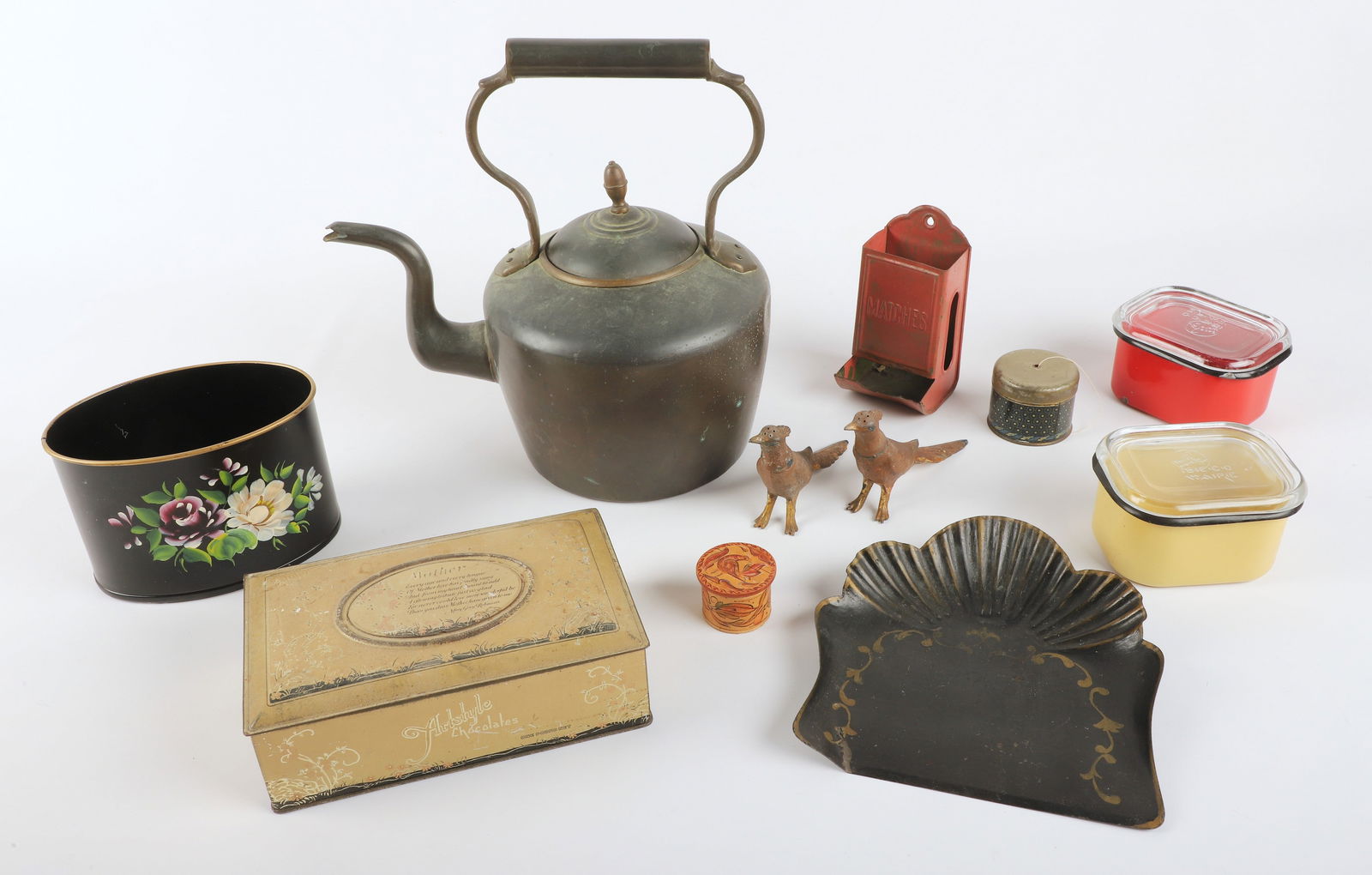 Mixed lot of vintage household items (1 of 5)