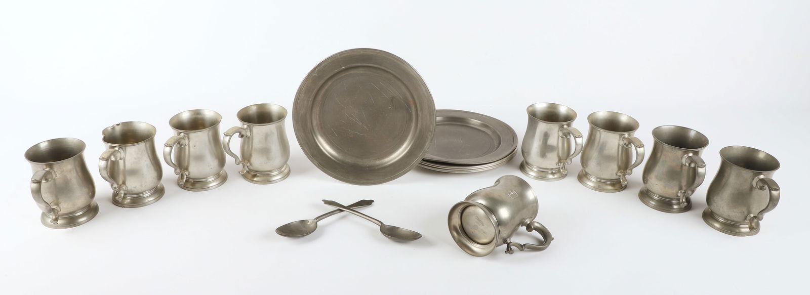 Lot of Pewter plates & mugs (1 of 6)