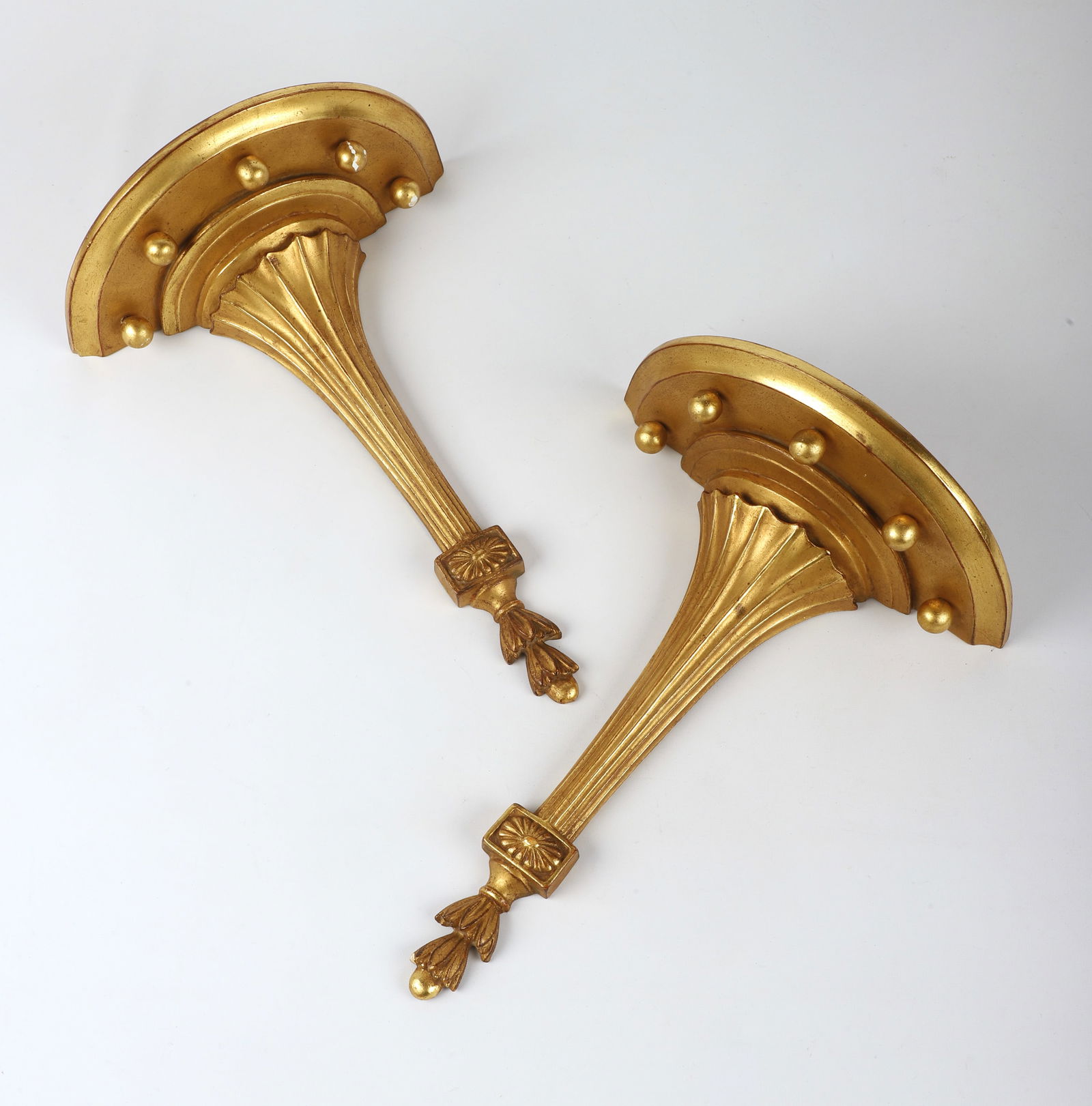 Pair of gilt wood wall sconce shelves (1 of 5)