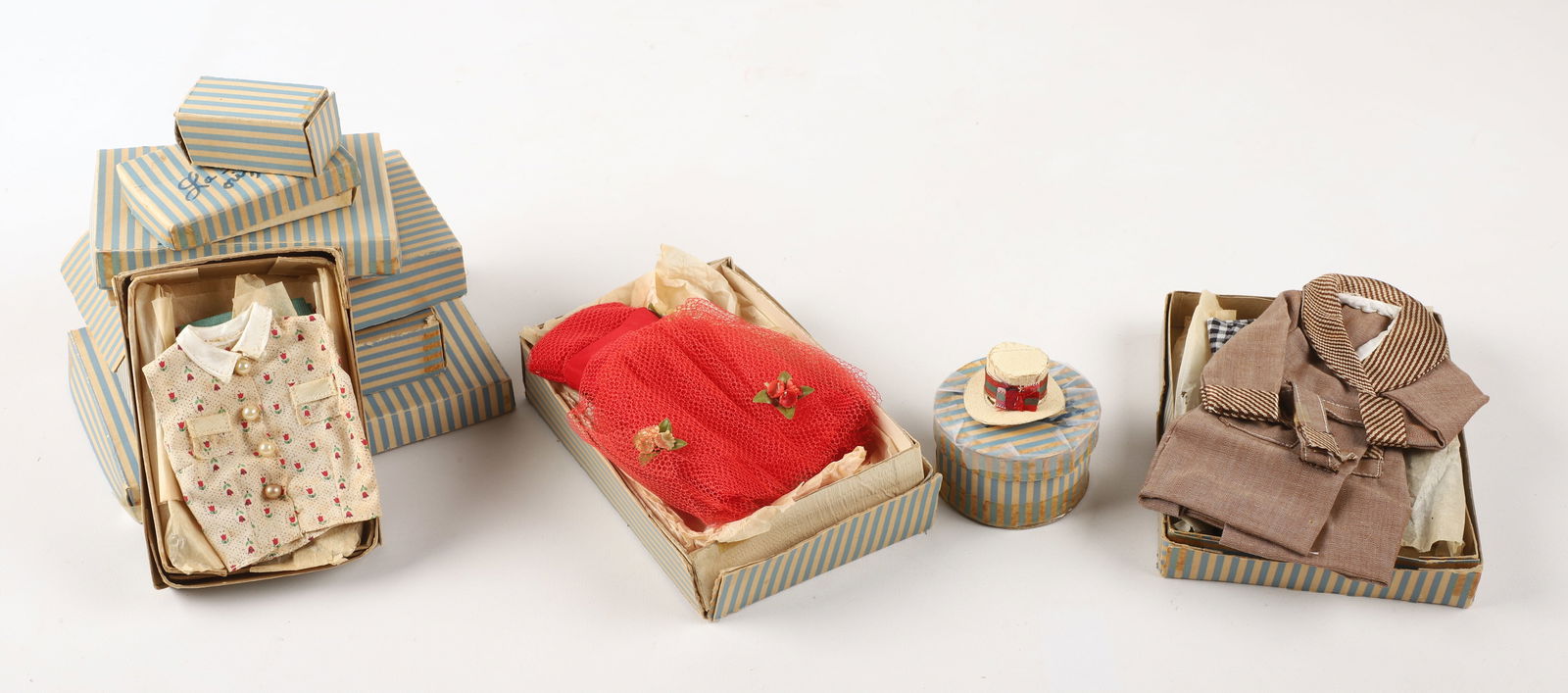 Lot of handmade doll clothes (1 of 5)