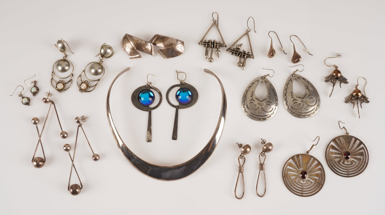 Vintage Silver and Sterling Jewelry Group: Vintage Silver and Sterling Jewelry Group to include 950 TD-27 Alicia (de la paz) Taxco silver collar necklace, sterling modernist balance earrings, unmarked, stamped silver pierced drop earrings, unm