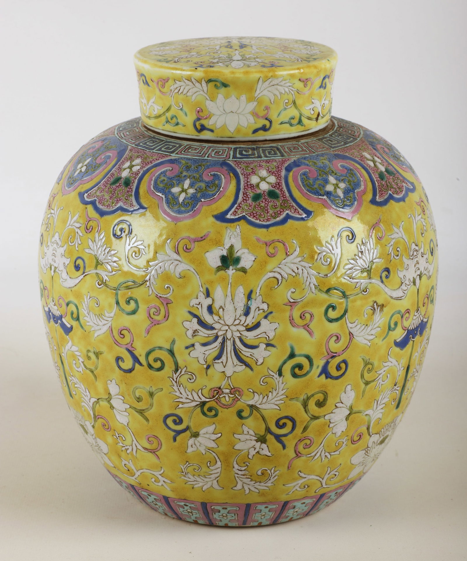 Chinese Famille Jaune Ginger Jar: Chinese Famille Jaune Ginger Jar, 10"H