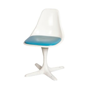Knoll style tulip chair