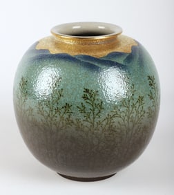 Japanese Kutaniyaki porcelain vase