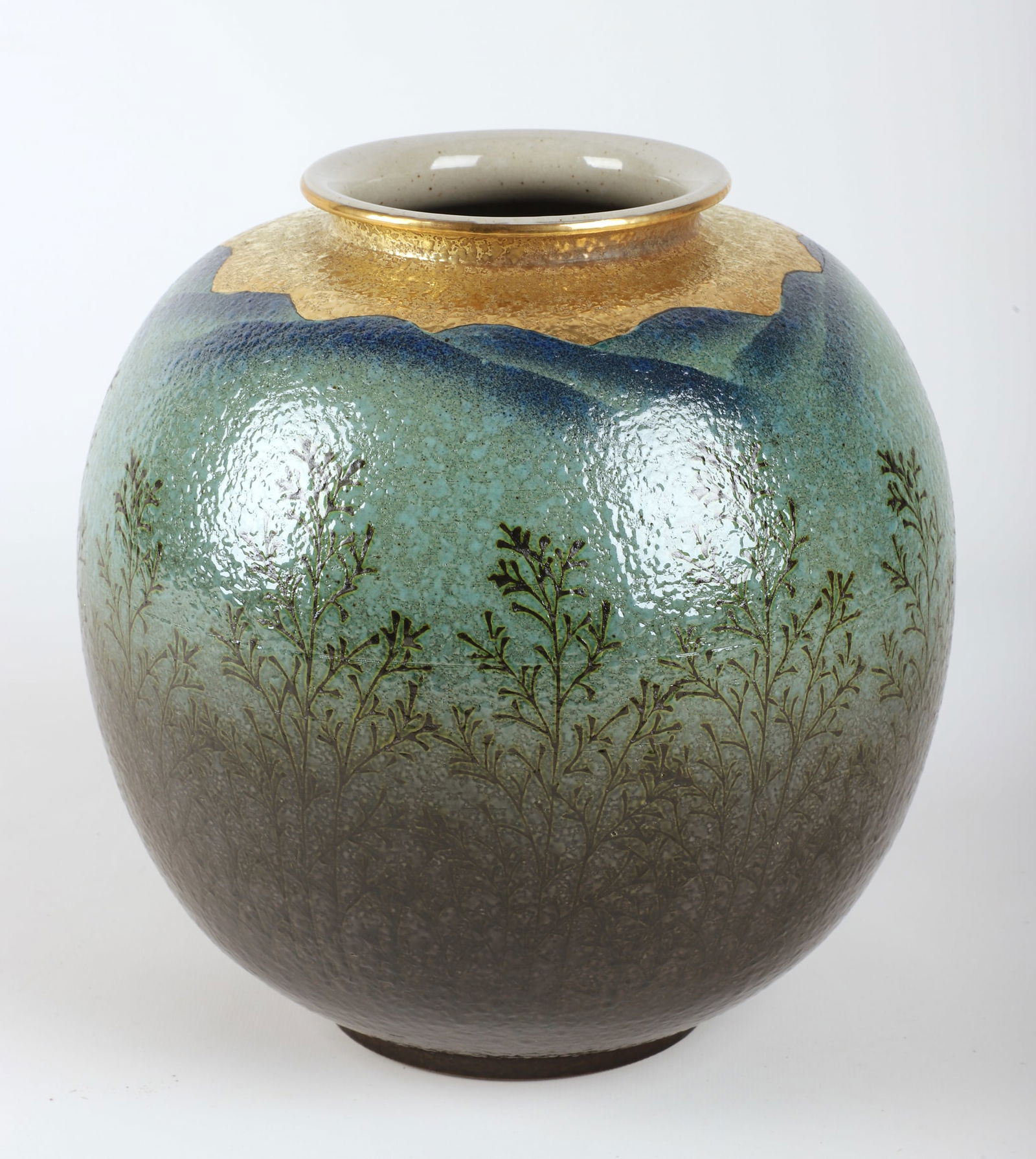 Japanese Kutaniyaki porcelain vase (1 of 5)