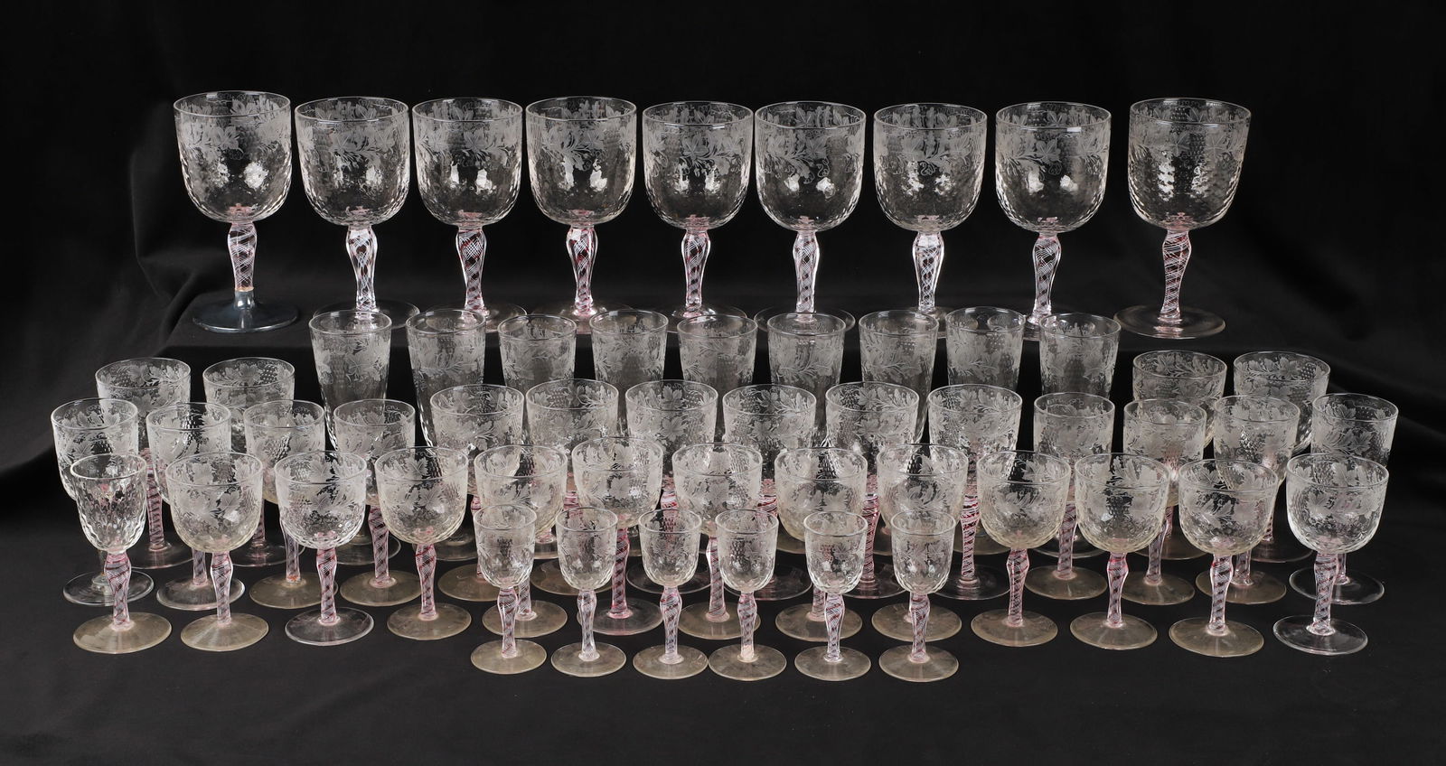 (55) 17/18th C Continental Facon de Venise Glasses (1 of 11)