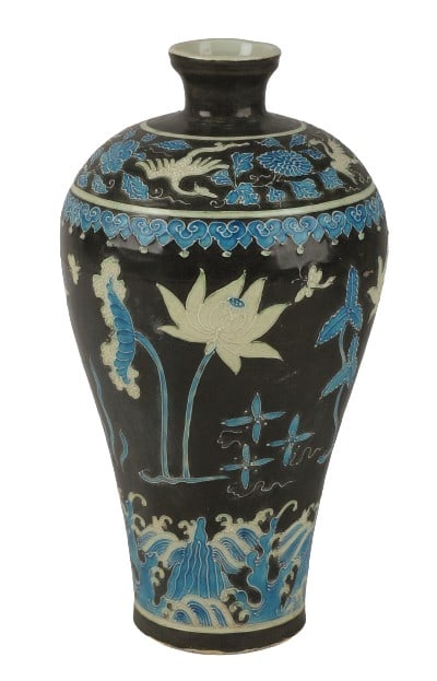 Chinese Ming style Fahua pottery vase (1 of 8)