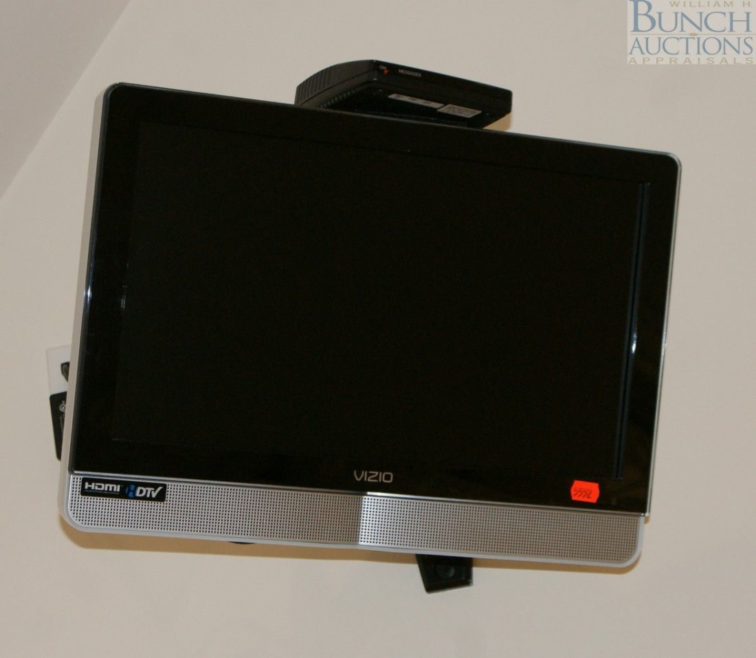 Vizio 19" flat screen TV with wall mount: Vizio 19" flat screen TV with wall mount