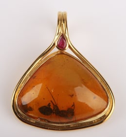 18K Everett Baltic Amber Pendant