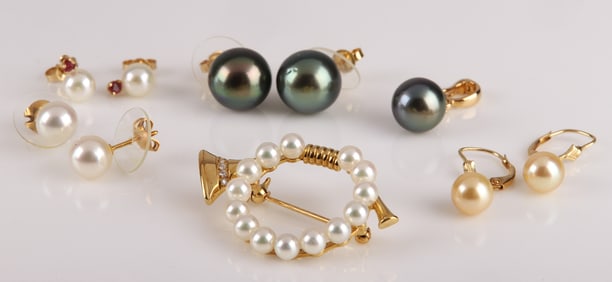 Pearl Earring, Brooch and Pendant Grouping