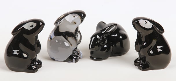 (4) Baccarat black rabbit figures