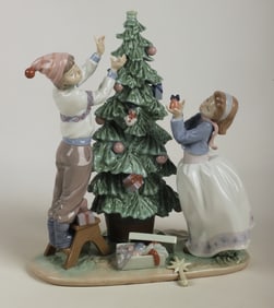 Lladro Porcelain Trimming the Tree Figure