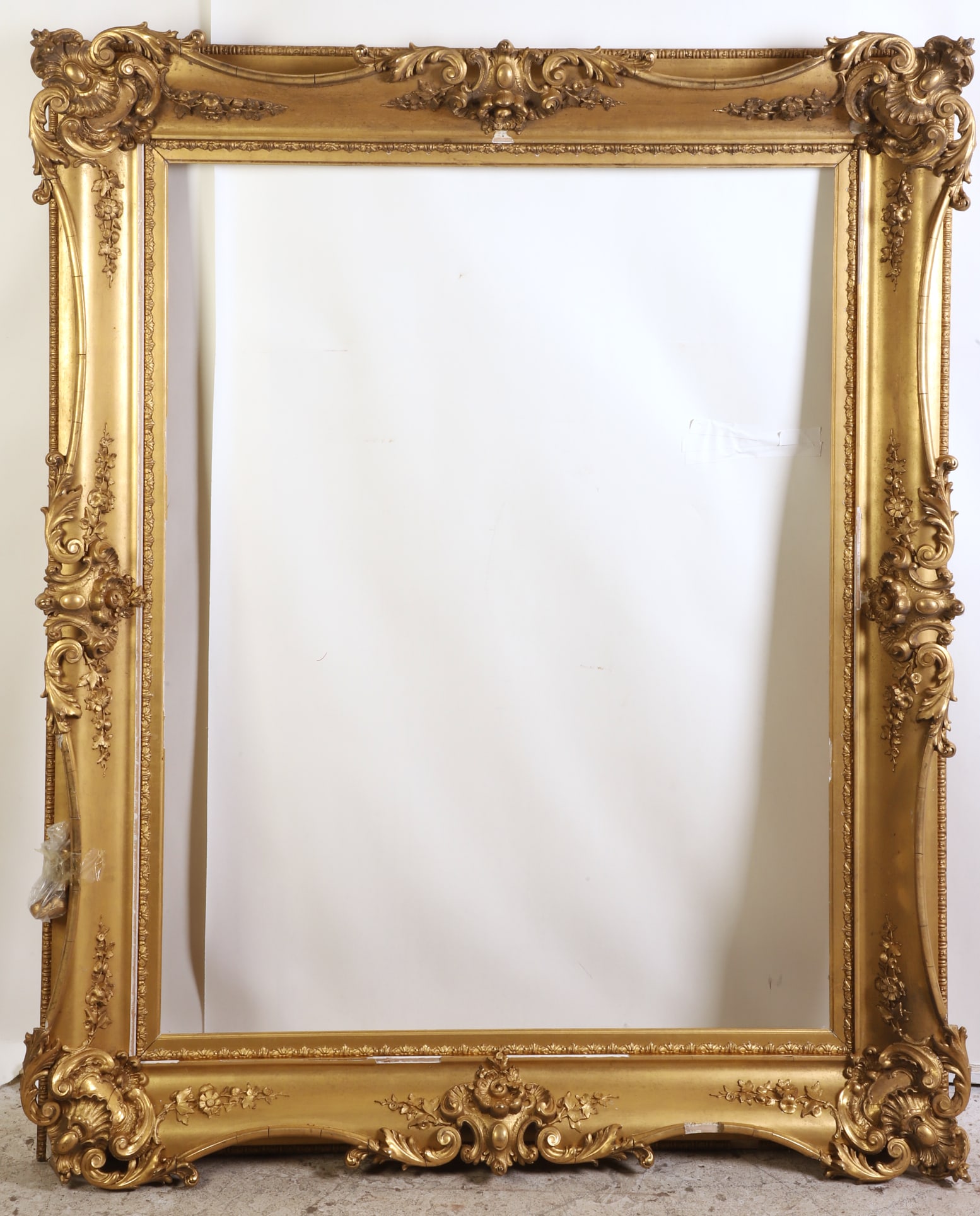 Large 19th C Gilt Picture Frame (1 of 8)