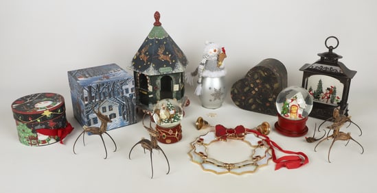 Lot of decorative Christmas items