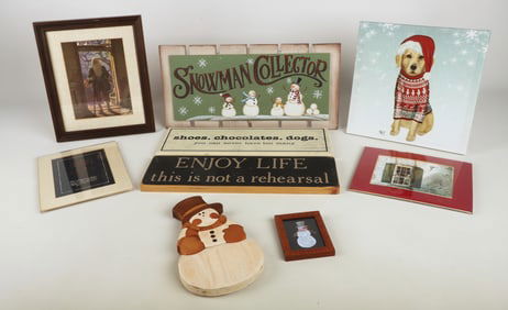 Lot of Christmas & other wall art