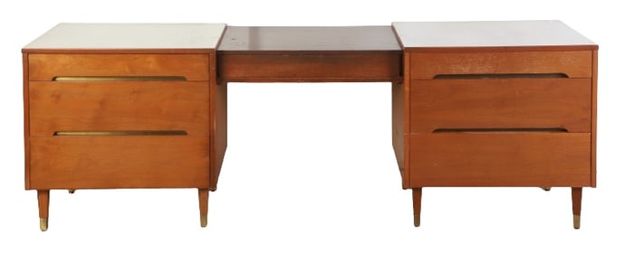 Slight Lowry 3-part Modern Design desk