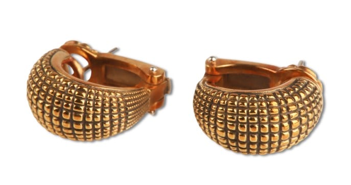18K Yellow Gold Alex Sepkus Armadillo Hoops: 18K Yellow Gold Alex Sepkus Armadillo Hoops, 5/8" x 5/8", 7.6 DWT, stamp signed Alex Sepkus 750